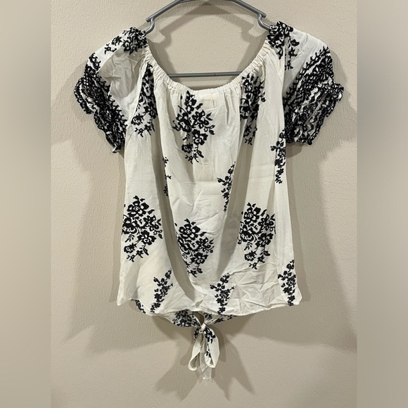 Blush Top - Picture 2 of 3